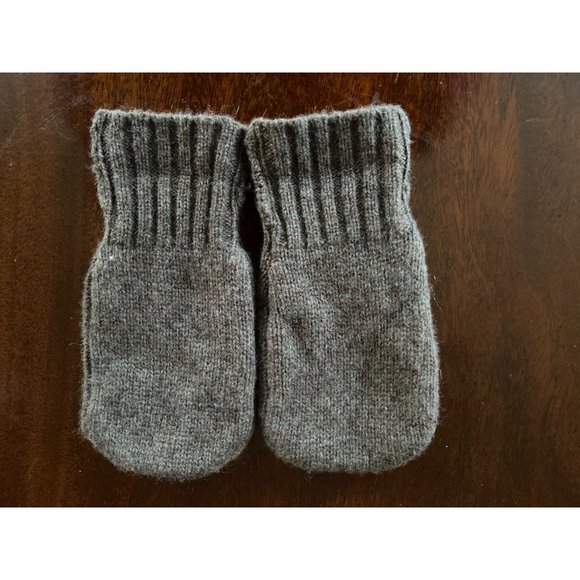 Restoration Hardware Boys /Girls Toddler 5T Cashmere Mittens - Picture 2 of 3